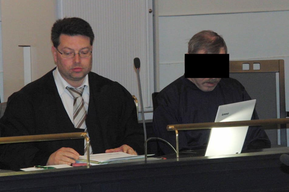 Helmut S. (61, r.), der Angeklagte im Prozess um den Mord an Heike Wunderlich,
geriet oft mit dem Gesetz in Konflikt.