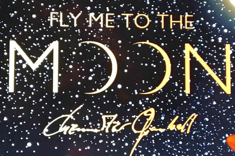 Motto des Balls: "Fly Me To The Moon".