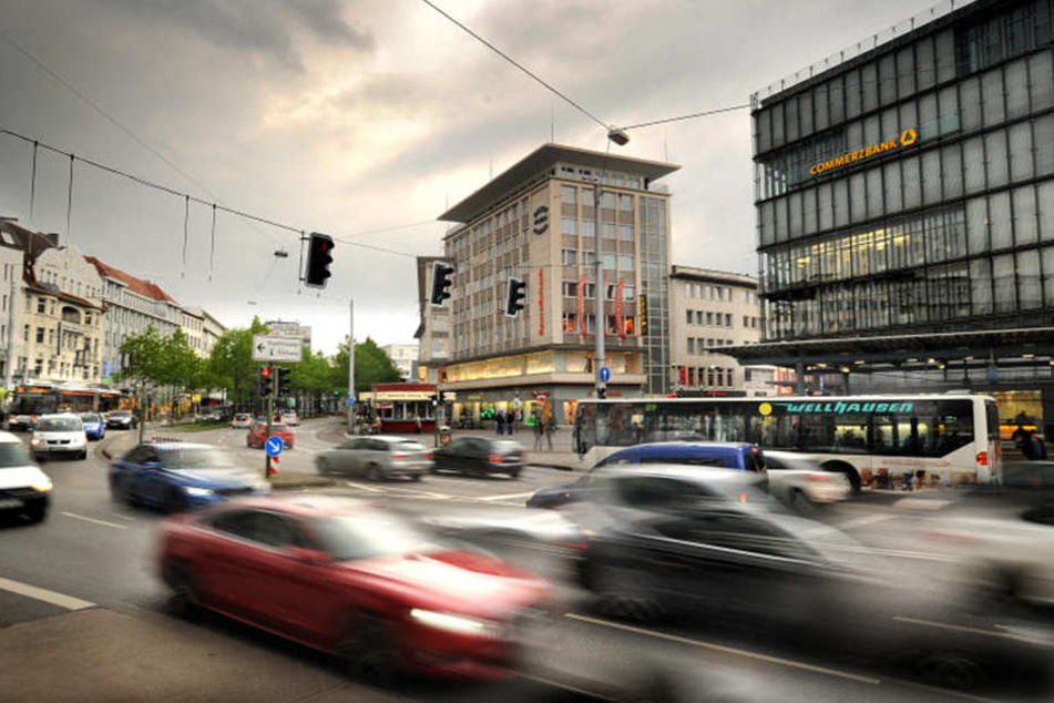 Die Luft am Jahnplatz ist nicht gerade gesund: Sie wird von Stickoxiden verpestet.