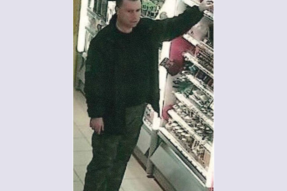 Mit diesem Bild sucht die Polizei nach dem Ladendieb.
