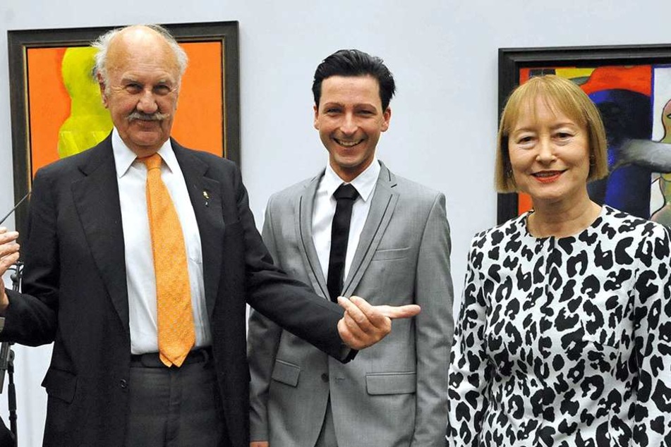 Mäzen Alfred Gunzenhauser, der damalige Kurator Thomas Bauer-Friedrich und Kunstsammlungsdirektorin Ingrid Mössinger (v.l.) im Herbst 2010 bei einer Ausstellungseröffnung im Museum.