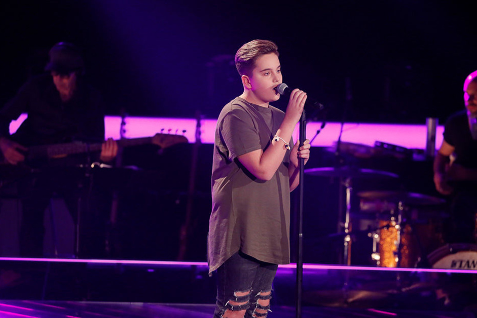 Marin sang Adeles "Make You Feel My Love".