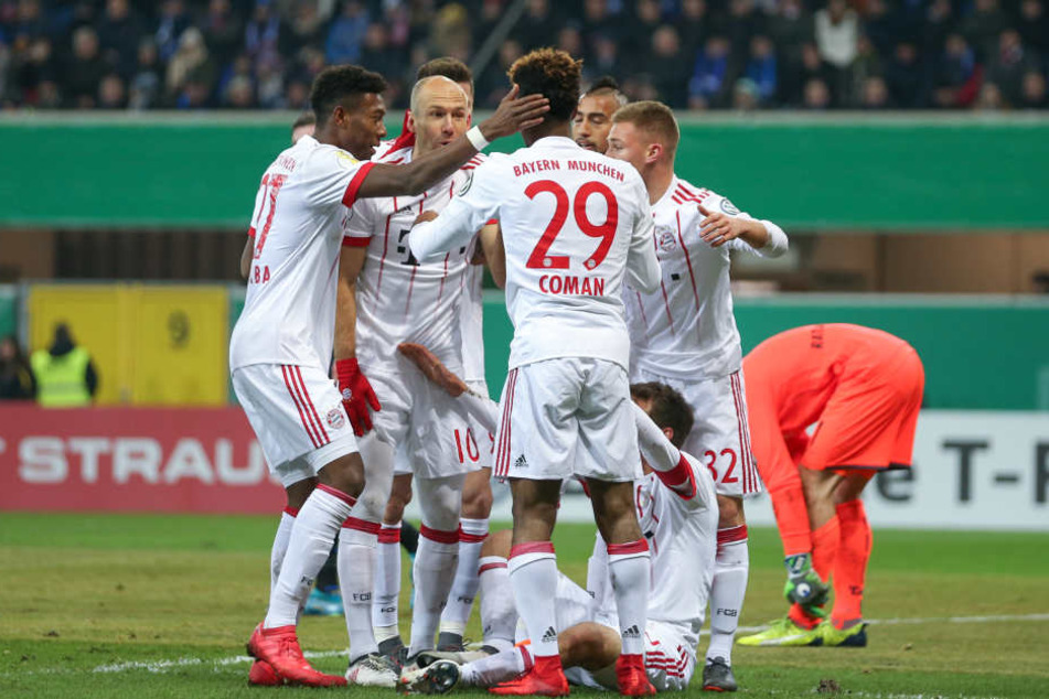 Nach einem guten Start für die Paderborner schossen die Bayern in der ersten Halbzeit drei Tore.