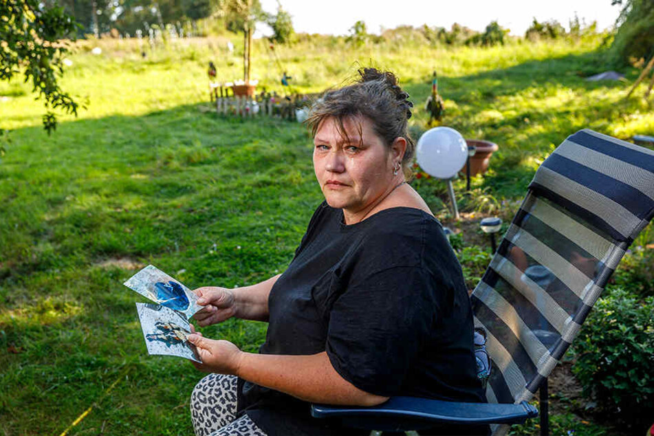 Odette Spranger (48) aus Naundorf bleiben nur noch Fotos ihrer beiden Berner
Sennenhunde.