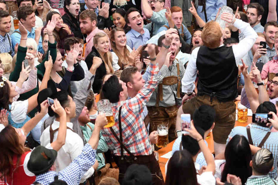 Der Preis für Wiesn-Bier wird in diesem Jahr stärker steigen. (Symbolbild)