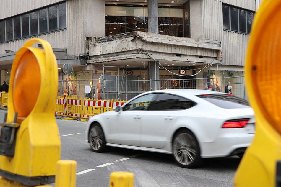 Die Baustelle am Königsplatz wird noch sehr lange andauern.