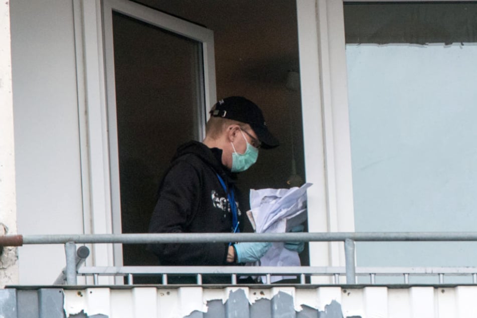 Hielt der Polizeibeamte hier die Anschlagspläne in seiner Hand?