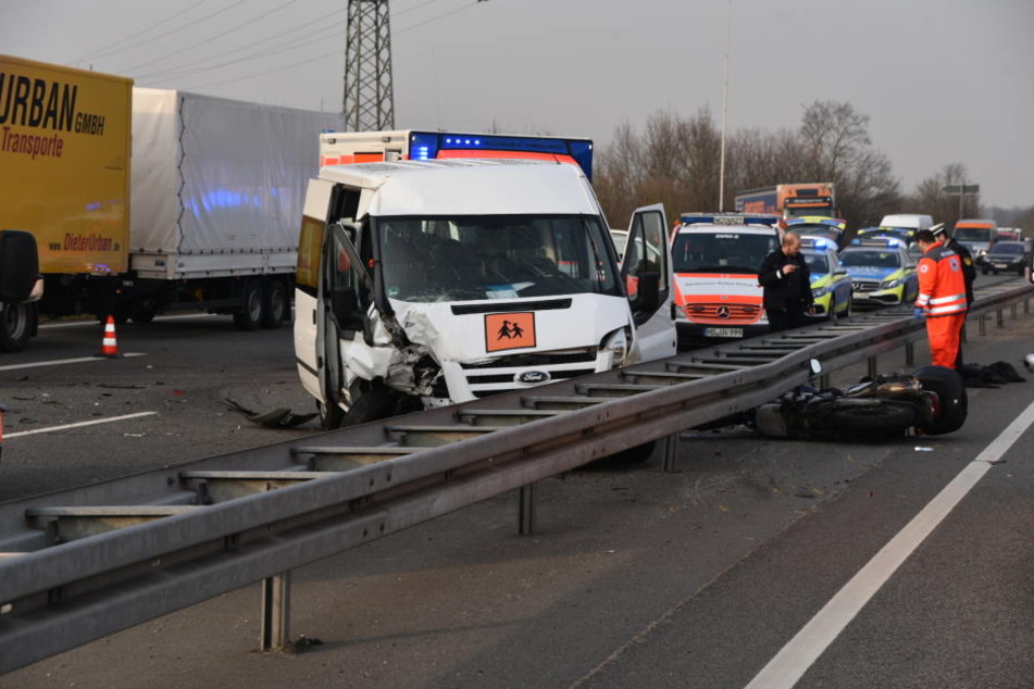 Bei dem Unfall wurden mehrere Personen verletzt.