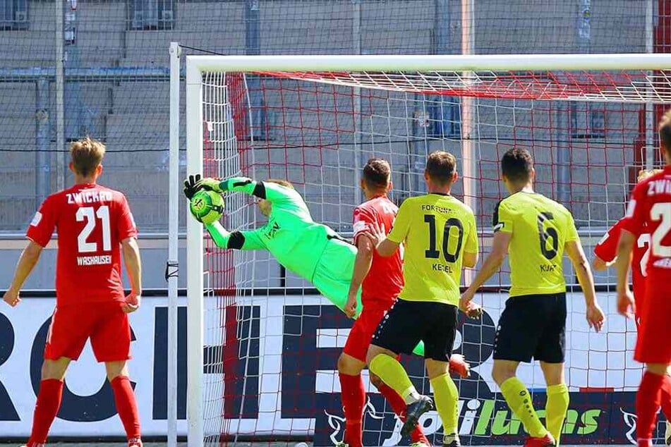 Zu Null gegen Fortuna Köln. Endlich durfte Lukas Cichos beim FSV Zwickau mal Eigenwerbung betreiben.