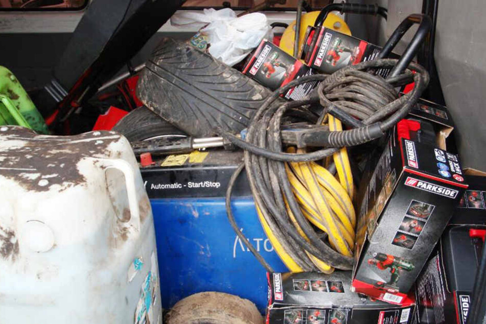 Baumschinen hatte die Rumänen in ihrem Transporter geladen.