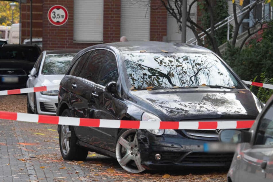 In dieser Mercedes R-Klasse flohen die Räuber.