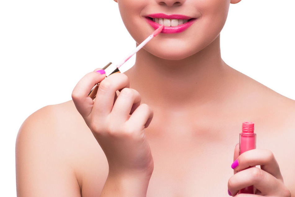 Warum die Frau den Lipgloss mitgehen ließ, obwohl sie so viel Geld in der Tasche hatte, ist nicht klar.