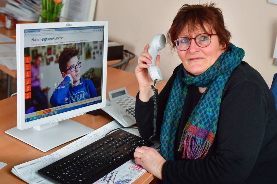 Kerstin Graff (58) ist zuständig für die Kummernummer. Sie sucht Verstärkung, um kleinen Chemnitzern bei ihren Problemen zu helfen.