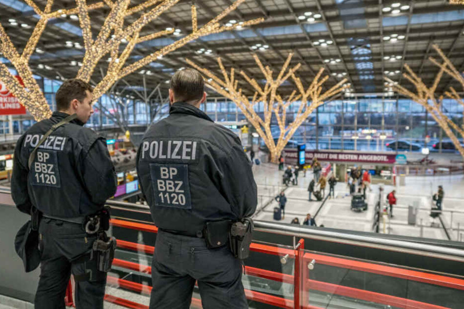 Beeinträchtigungen im Flugbetrieb gibt es trotz der erhöhten Polizeipräsenz nicht.