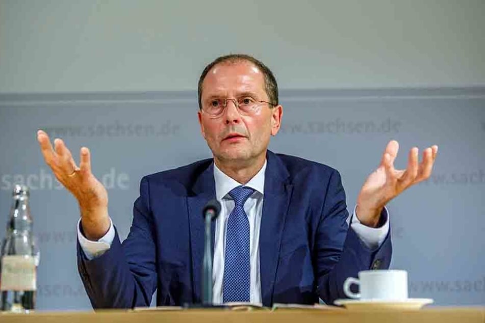 Das Konzept von Innenminister MArkus Ulbig (53, CDU) ging nicht auf.