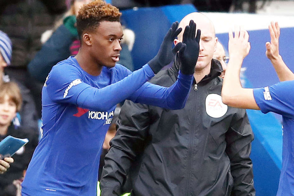 Callum Hudson-Odoi (l.) wird offenbar heftig vom FC Bayern umworben. (Archivbild)