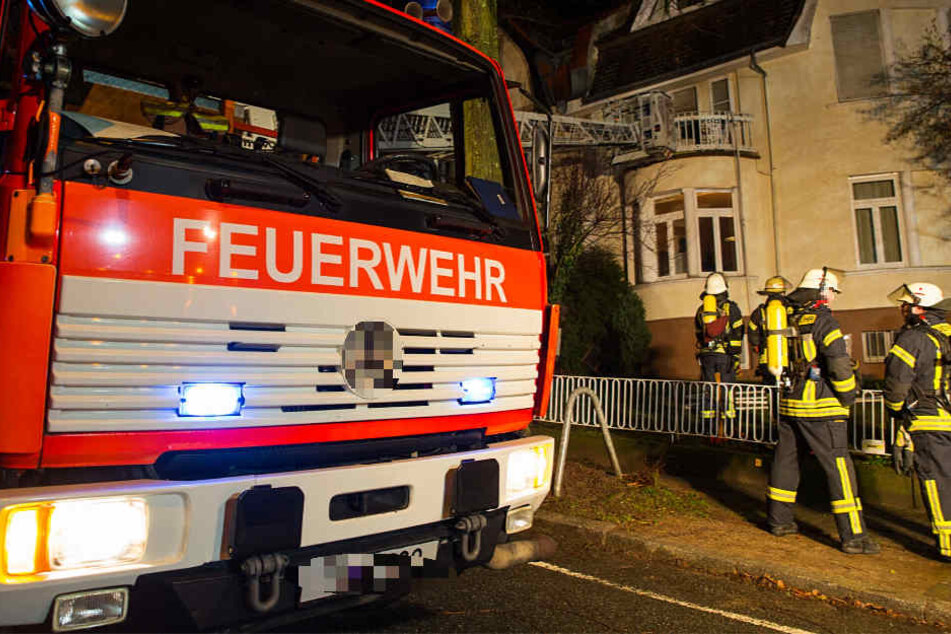 Das Feuer brach am Donnerstagabend in Wiesbaden-Sonnenberg aus.