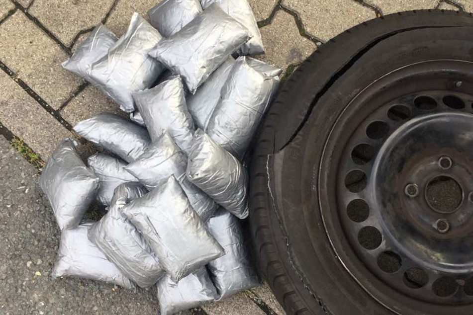 Insgesamt 100.000 Ecstasy-Pillen entdeckten die Zollfahnder.