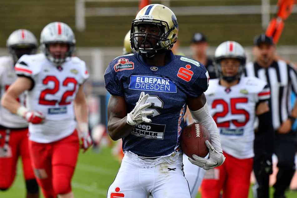 Davyon McKinney (Dresden Monarchs) auf dem Weg zum Touchdown.