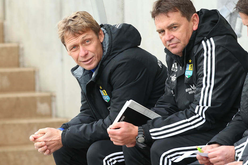 CFC-Chefcoach Sven Köhler (l.) und Assistent Ulf Melhorn konnten zufrieden sein, auch wenn es nur eine Pflichtaufgabe war.
