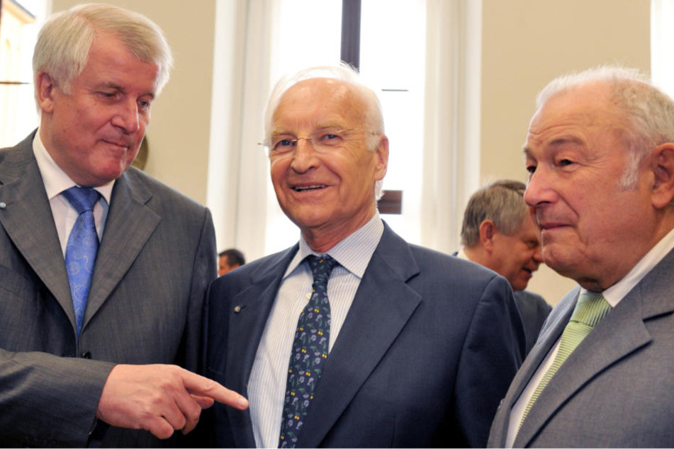 Horst Seehofer (l-r) hat in Edmund Stoiber und Günther Beckstein zwei Unterstützer gefunden. (Archivbild)