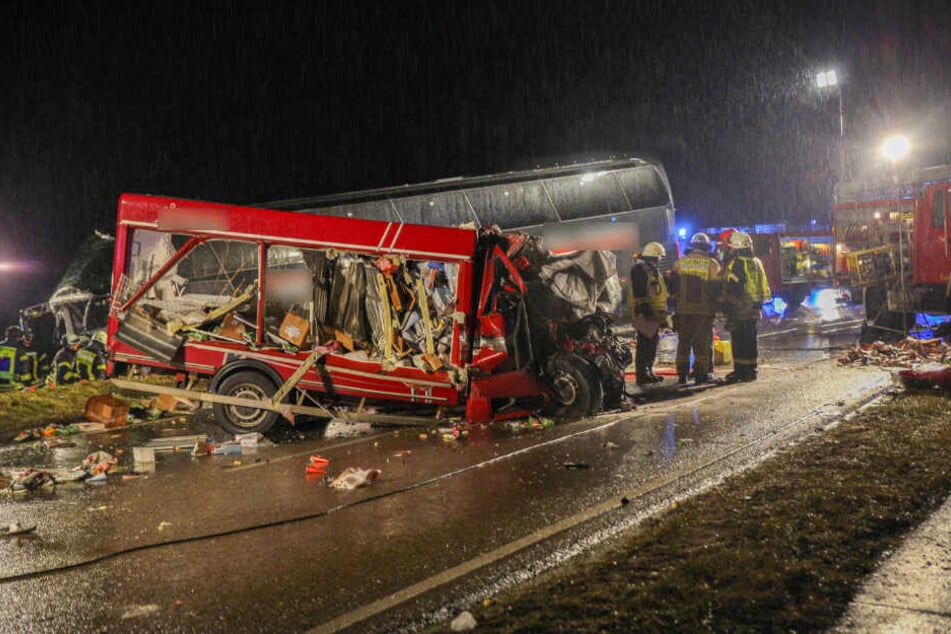 Ein Blick auf die Unfallstelle des tödlichen Horror-Unfalls auf der Bundesstraße 19.
