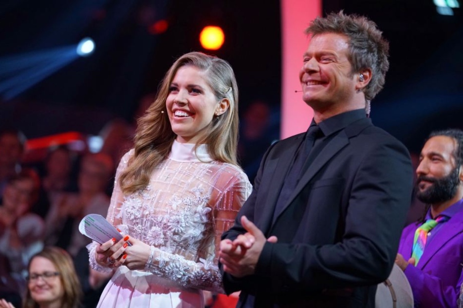 In der zweiten Show wirkte Victoria Swarovski (24) an der Seite von Oliver Geissen (48) schon um einiges sicherer.
