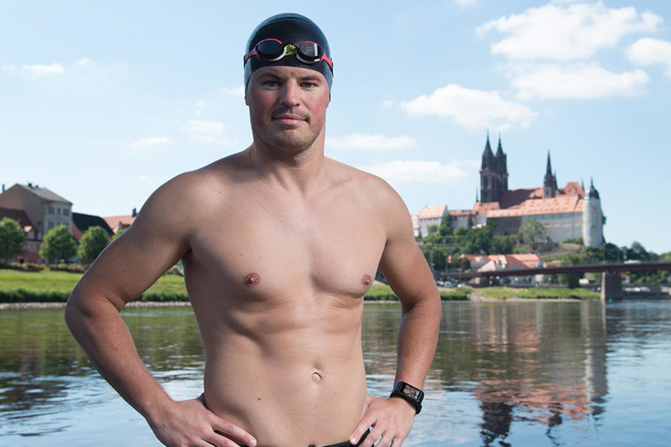 Joseph Heß (30) schwamm gerade erst die Elbe bis nach Hamburg, jetzt tritt er beim Zwickau Triathlon an.