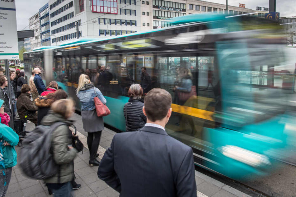 Die Buslinie 30 passiere die am meisten belasteten Punkte der Stadt. (Symbolbild)
