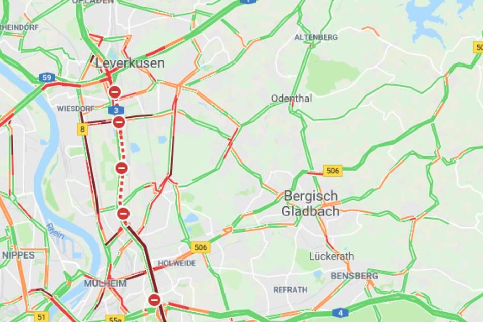 Vollsperrung auf der A3 am Kreuz Leverkusen: Langer Rückstau