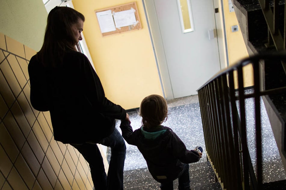 Kinder von Alleinerziehenden sind in Sachsen besonders betroffen von Armut.