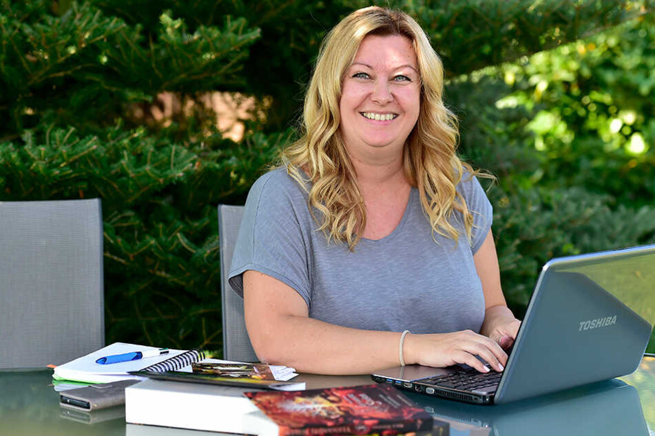 Am liebsten schreibt Nica Stevens (39) im heimischen Garten an ihren neuen
Fantasy-Abenteuern.