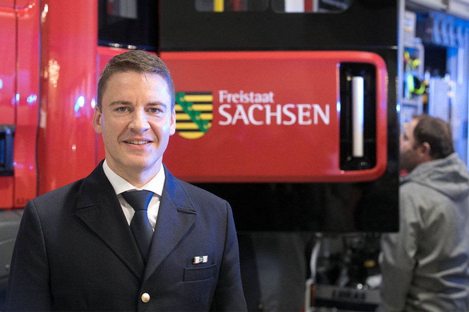 Sachsens Landesbranddirektor und Ausbildungschef René Kraus (44) will die bislang einzige Feuerwehrschule in Nardt ausbauen lassen.