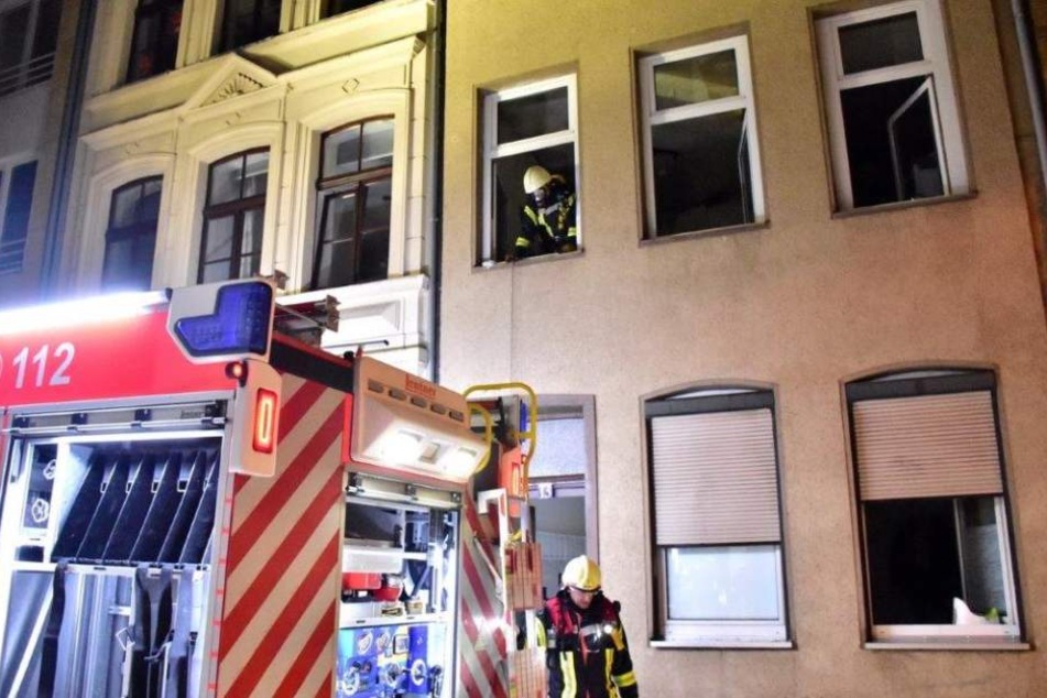 Das Wohnhaus ist durch den Großbrand einsturzgefährdet.