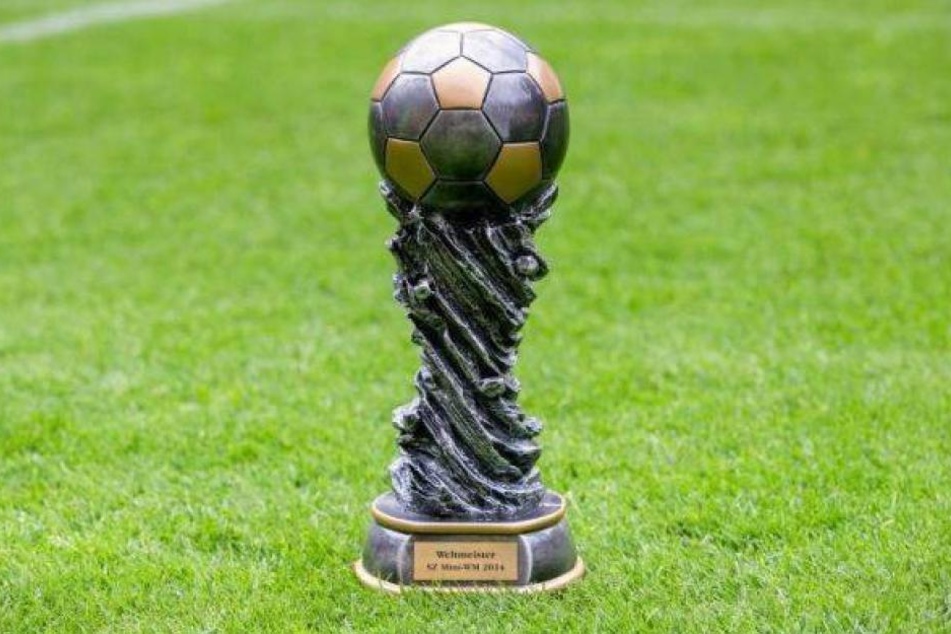 Hol Dir den Pokal auf dem heiligen Rasen der SG Dynamo Dresden!