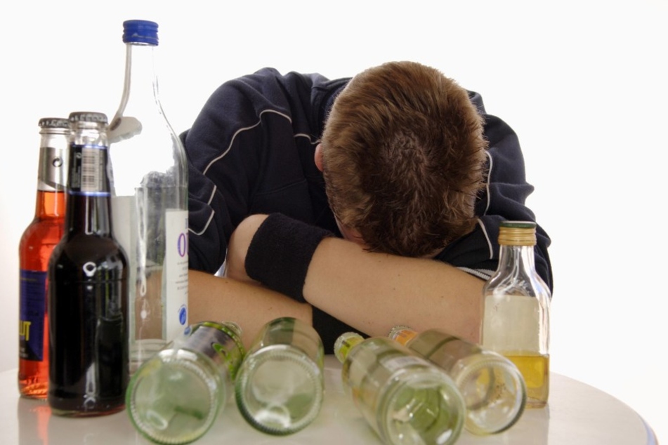 Dem Schüler wurde der Alkohol scheinbar gewaltsam eingeflößt. (Symbolbild)