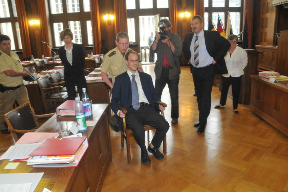 Trotz Hausverbot blieb Kohlmann auf seinem Stuhl sitzen. (Archivfoto)