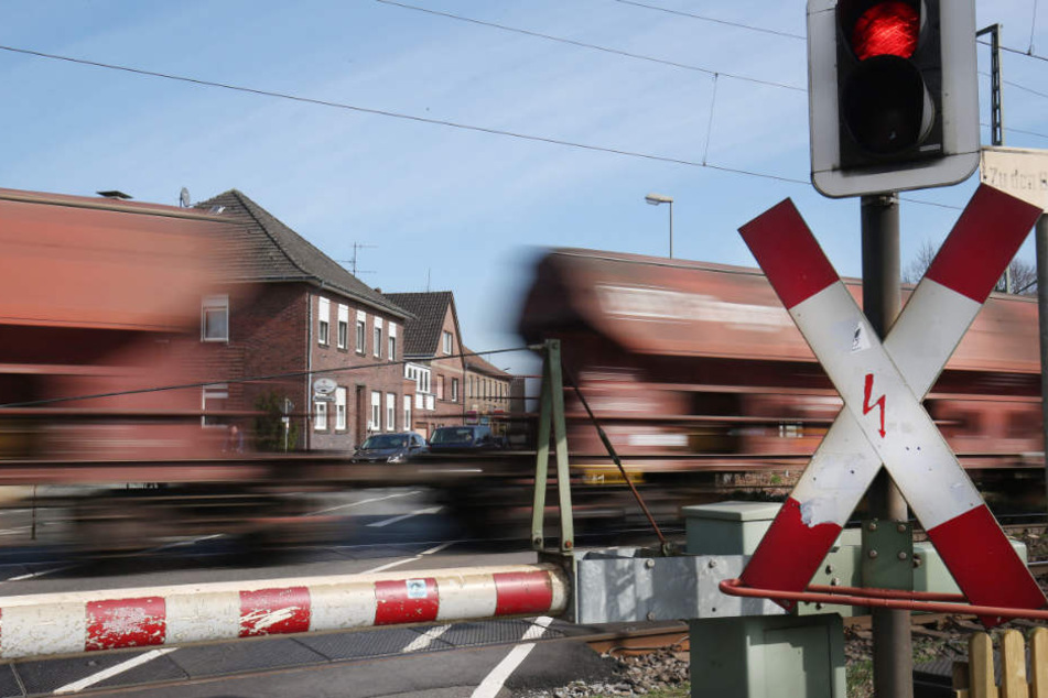Alle 16 hoffen nun auf Asyl in Deutschland. (Symbolbild)