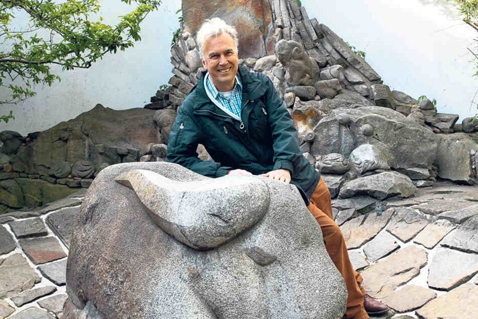 Alexander Neumeister (48) hat sich in seinem Atelier auf Tuschezeichnungen spezialisiert.