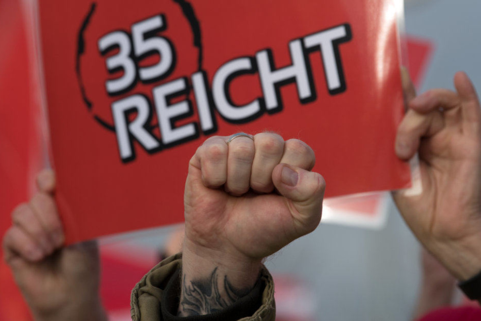Zuerst wurde noch eine 35 Stunden Woche gefordert. Mittlerweile will die Gewerkschaft 28 Stunden. (Symbolbild)