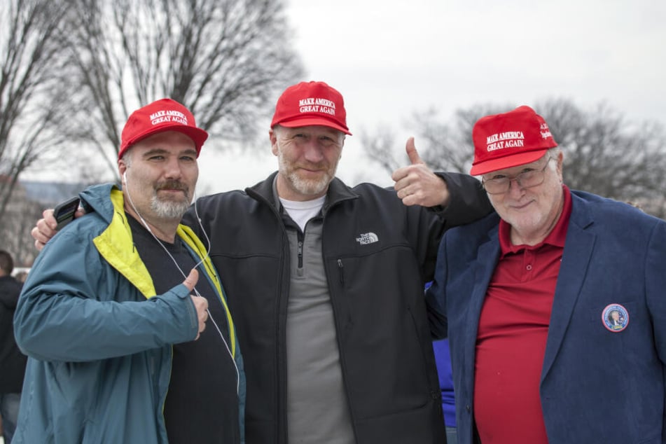 Die Geburtstags-Cap verwechselte die Angreiferin mit solch einer Wahlkampfmütze. (Symbolbild)