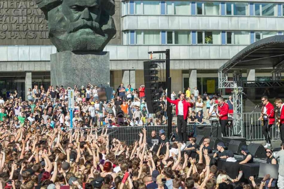 Tausende kamen im Juni zum Überraschungskonzert in Chemnitz.