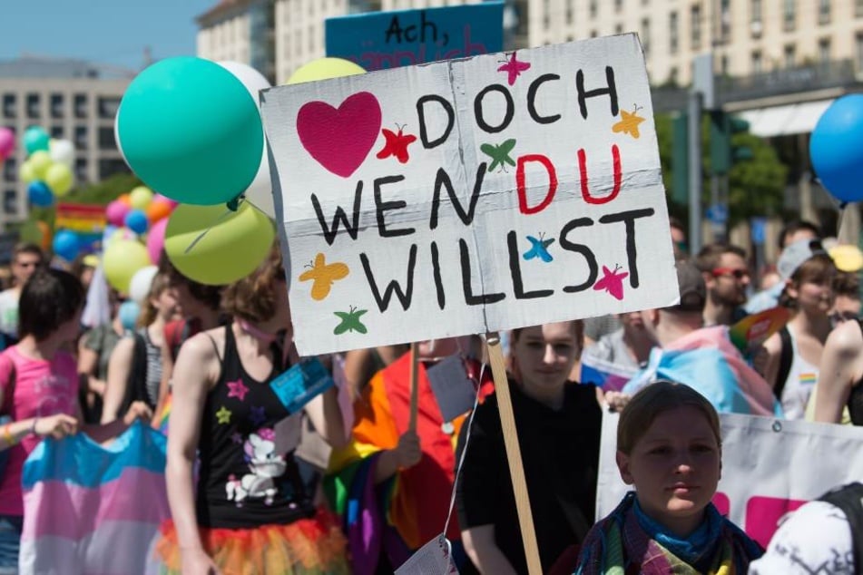 Am Samstag zog die Parade unter dem Motto "Warum nicht gleich?" durch die Stadt.