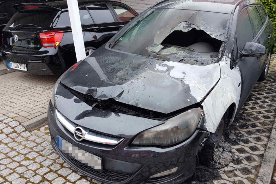 Das Auto des AfD-Politikers Claus Schaffer brannte aus.