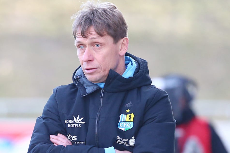 CFC-Trainer Sven Köhler stand am Wochenende bei den Fans zur Diskussion - doch er bleibt.