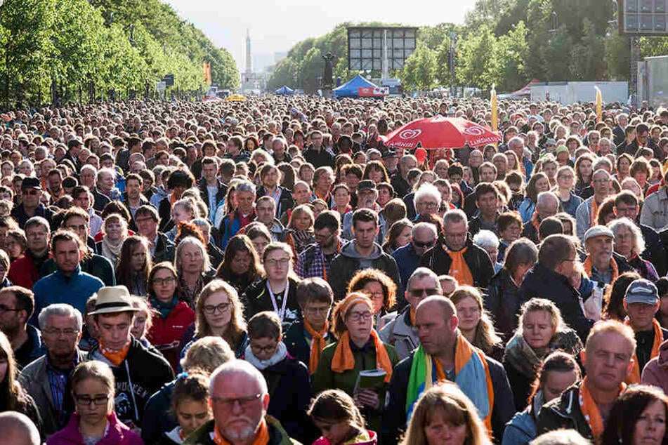 Hunderttausende strömten zum Eröffnungsgottesdienst nach Berlin. Auch Wittenberg rechnet am Sonntag mit mehreren tausend Besuchern.