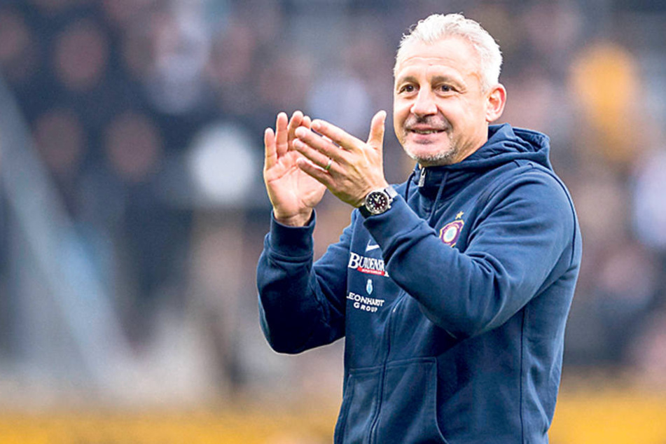 Da strahlt er: Herzlichen Glückwunsch zum 51. Geburtstag, Pavel Dotchev!