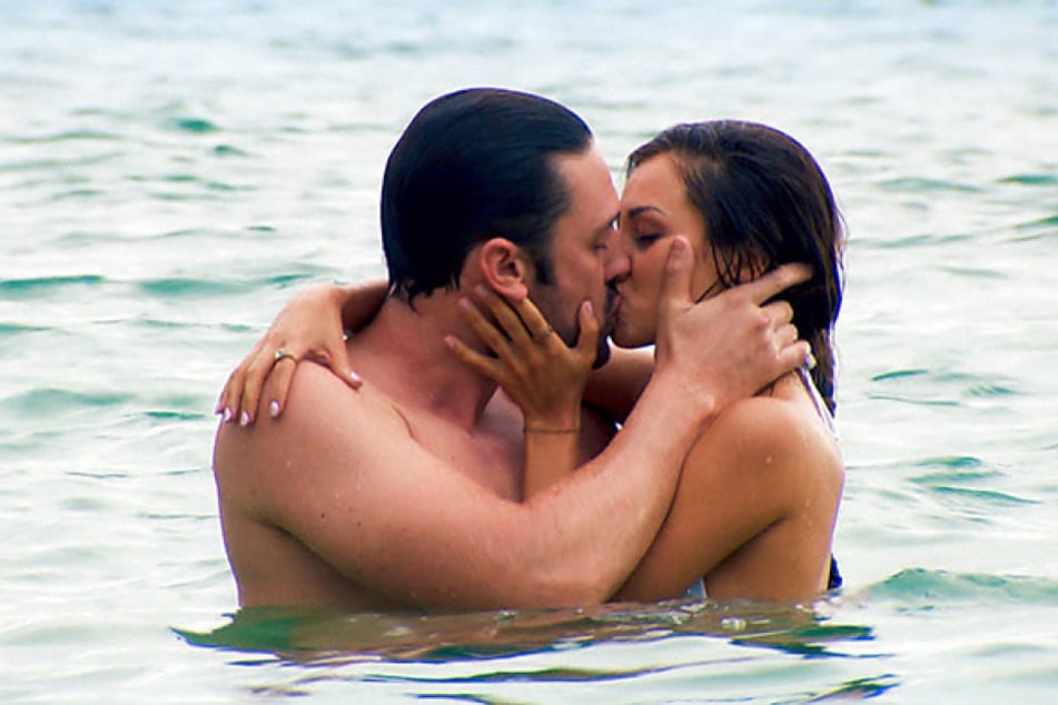 Und auch mit Kristina tauscht der Bachelor heiße Küsse aus - geht da noch mehr?