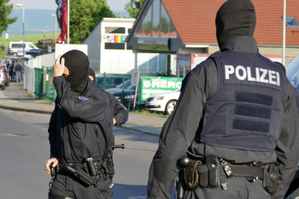 Die Polizei war mit einem Großaufgebot vor Ort.