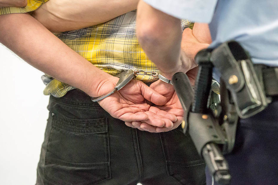 Schwere Vorwürfe! Ein Ehepaar aus der Nähe von Bonn soll eine junge Frau über Monate hinweg gequält haben.
